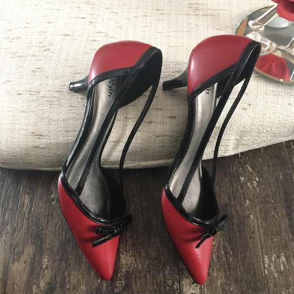 lacoste white and pink trainers